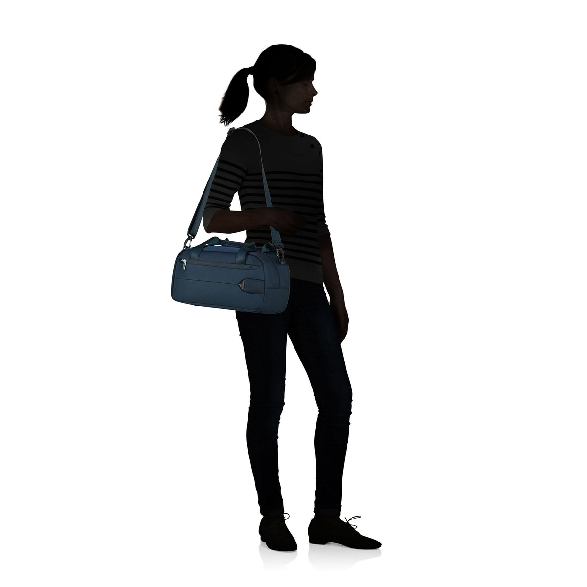 Samsonite Urbify Duffle 16" in the color Navy Blue.