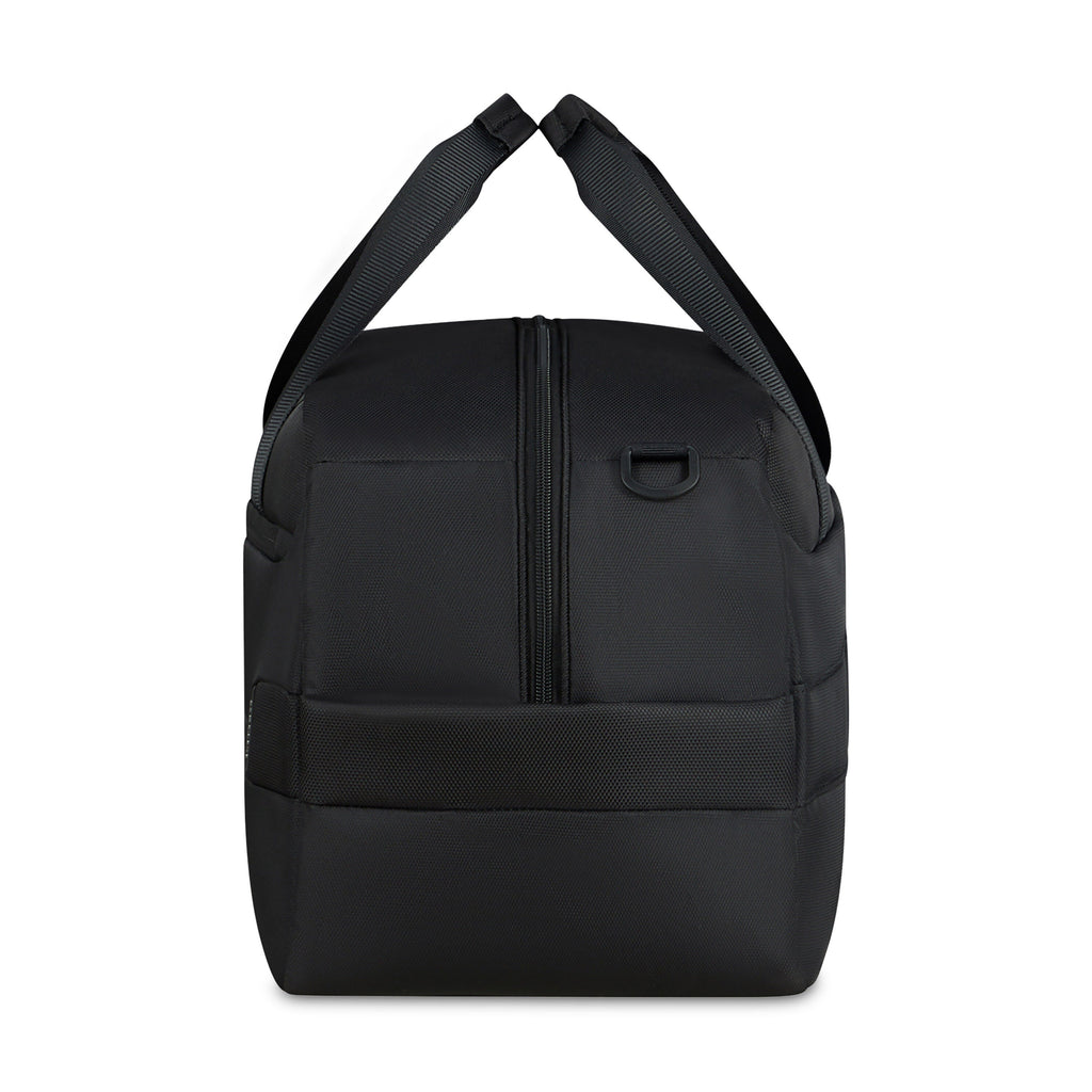 Samsonite Urbify Duffle 21” in the color Black.