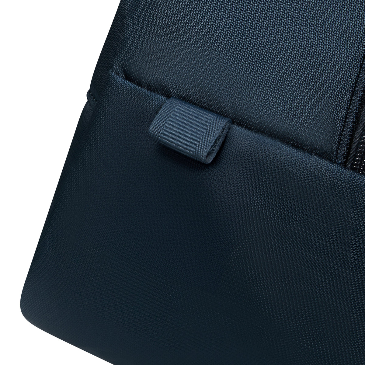 Samsonite Urbify Duffle 21” in the color Navy Blue.