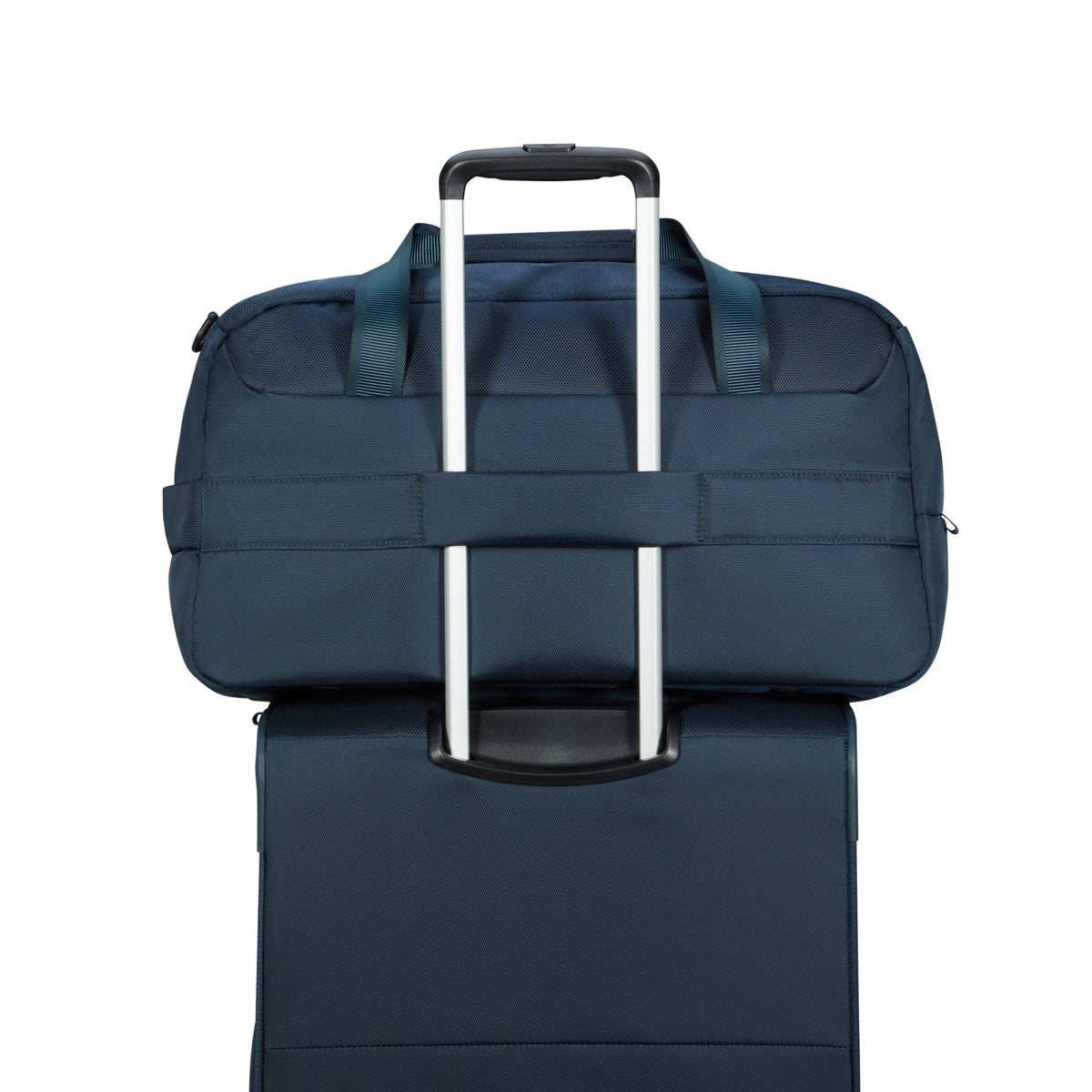 Samsonite Urbify Duffle 21” in the color Navy Blue.