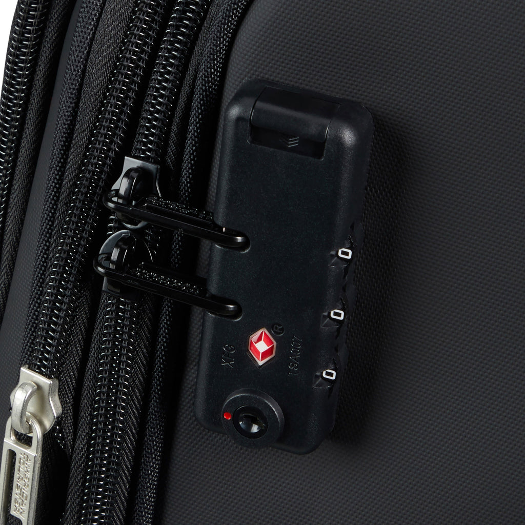 American Tourister Daring Dash Spinner Carry-On™ in the color Black/Yellow.