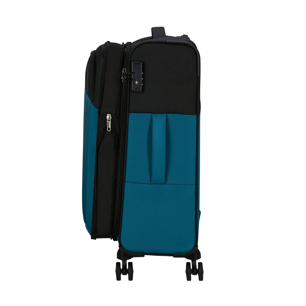 American Tourister Daring Dash Spinner Medium in the color Black/Blue.
