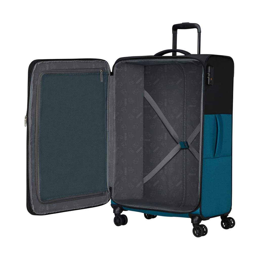 American Tourister Daring Dash Spinner Large in the color Black/Blue.