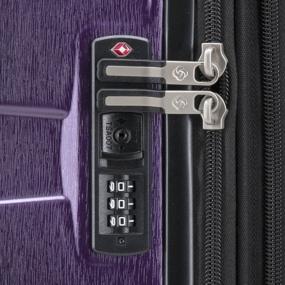 Samsonite Ziplite 6 Spinner Large in the color Purple.