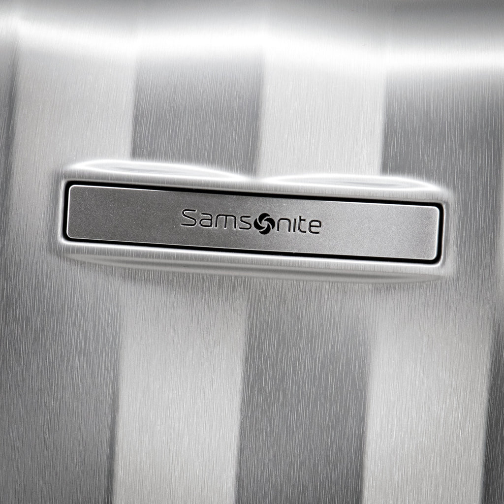 Samsonite Ziplite 6 Spinner Large in the color Silver.