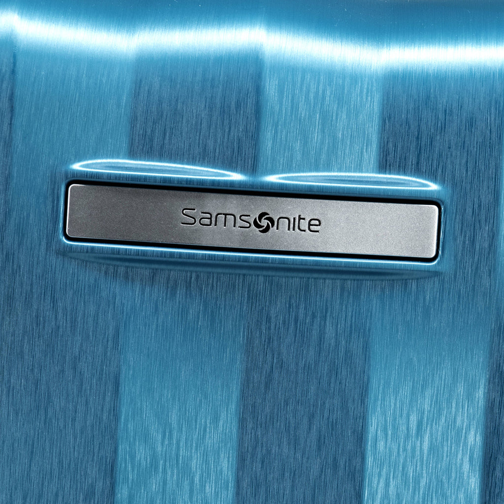 Samsonite Ziplite 6 Spinner Large in the color Adriatic Blue.