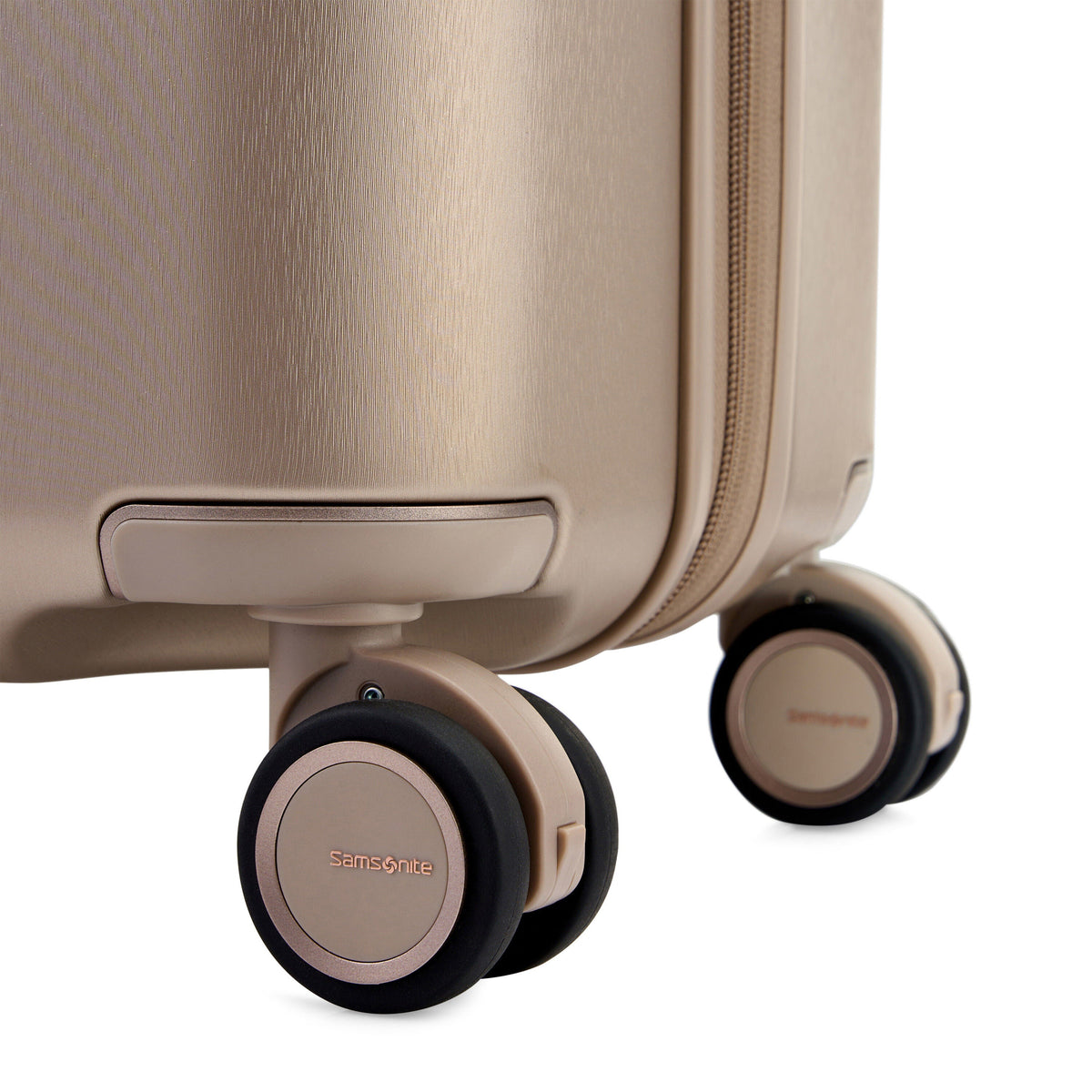 Samsonite Evoa Z Spinner Medium in the color Ivory Gold.