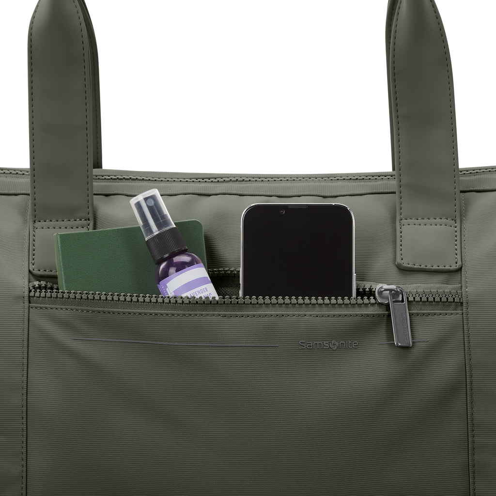 Samsonite Companion Bags Weekender in the color Olive.