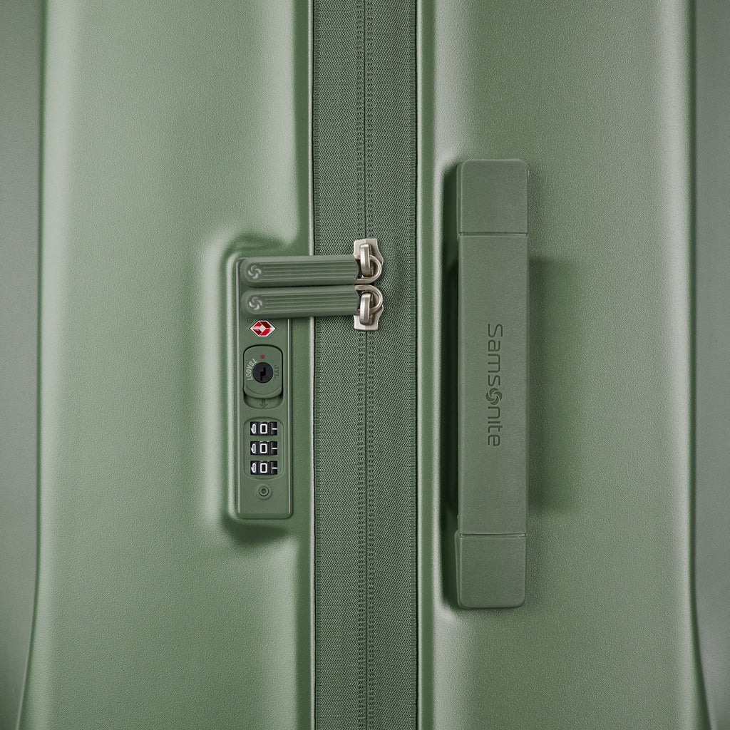 Samsonite UpLIFT Hardside Spinner Extra Large in the color Jade Green.