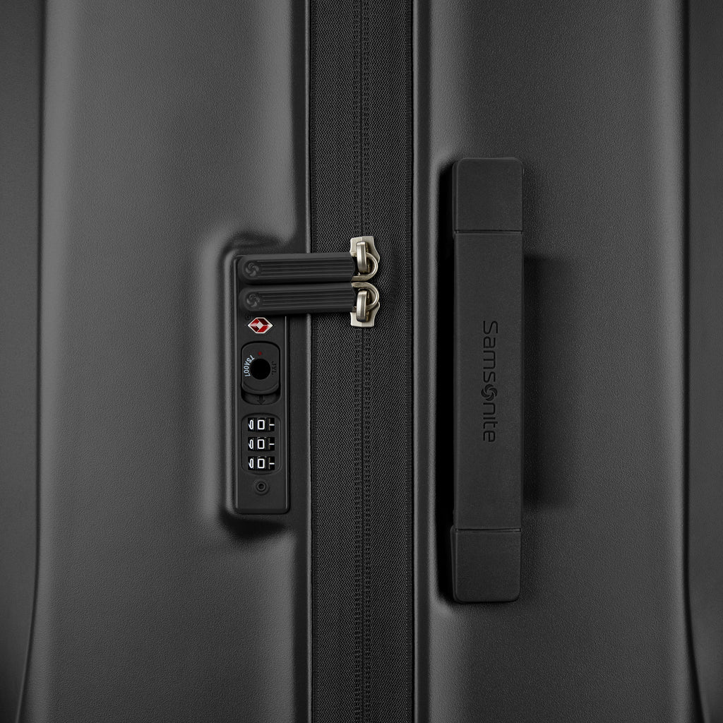 Samsonite UpLIFT Hardside Spinner Extra Large in the color Phantom Black.