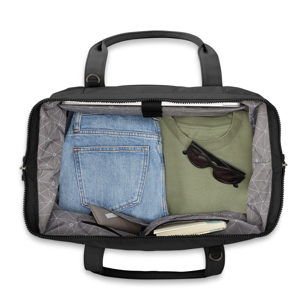 Samsonite Companion Bags Weekender in the color Black.