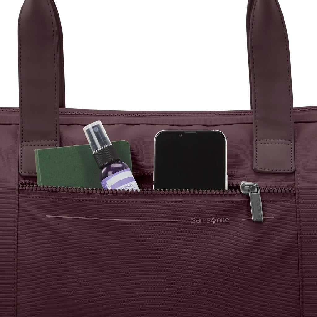 Samsonite Companion Bags Weekender in the color Merlot.