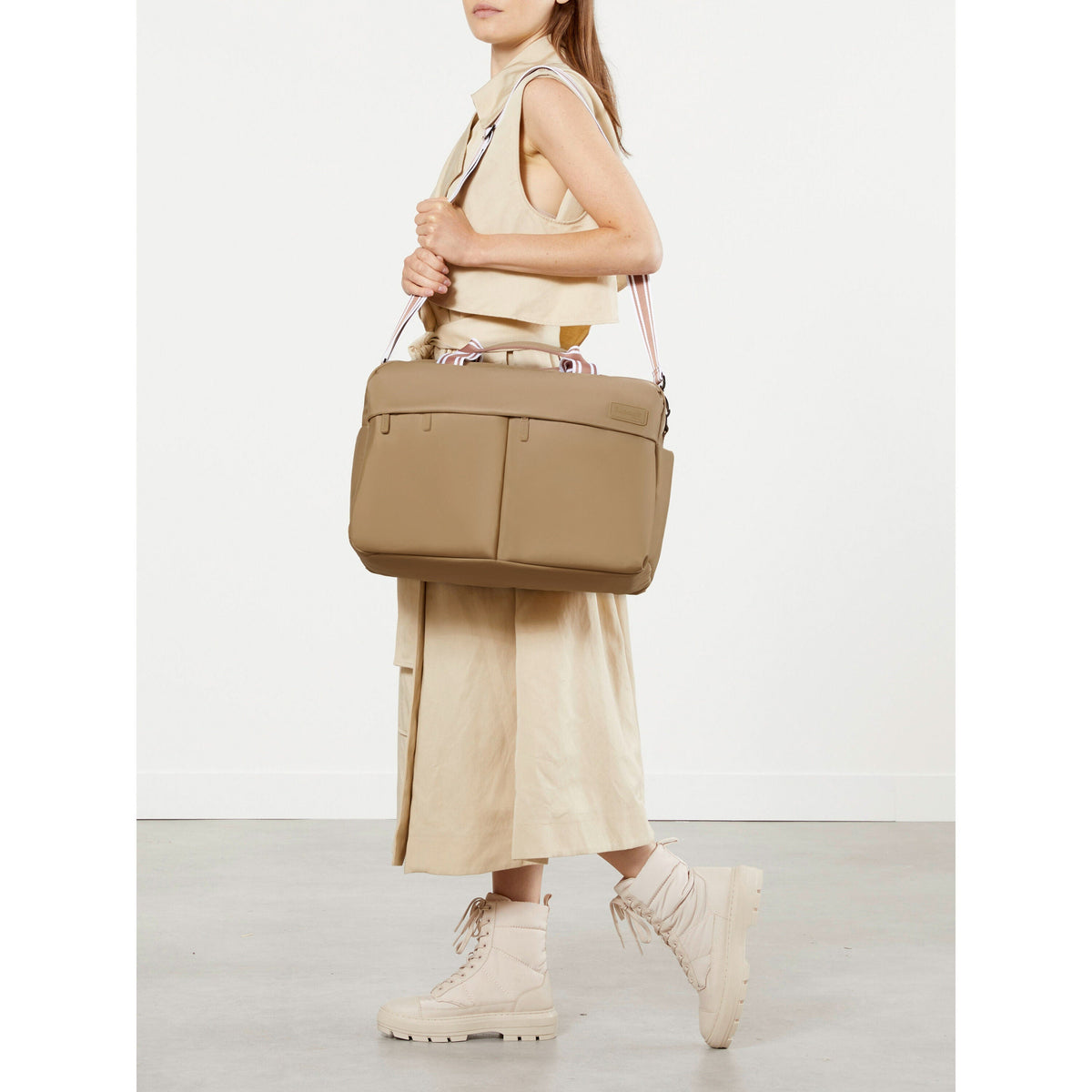 Lipault CITY PLUME 24H Bag-Canyon's Hour in the color Sandstone.