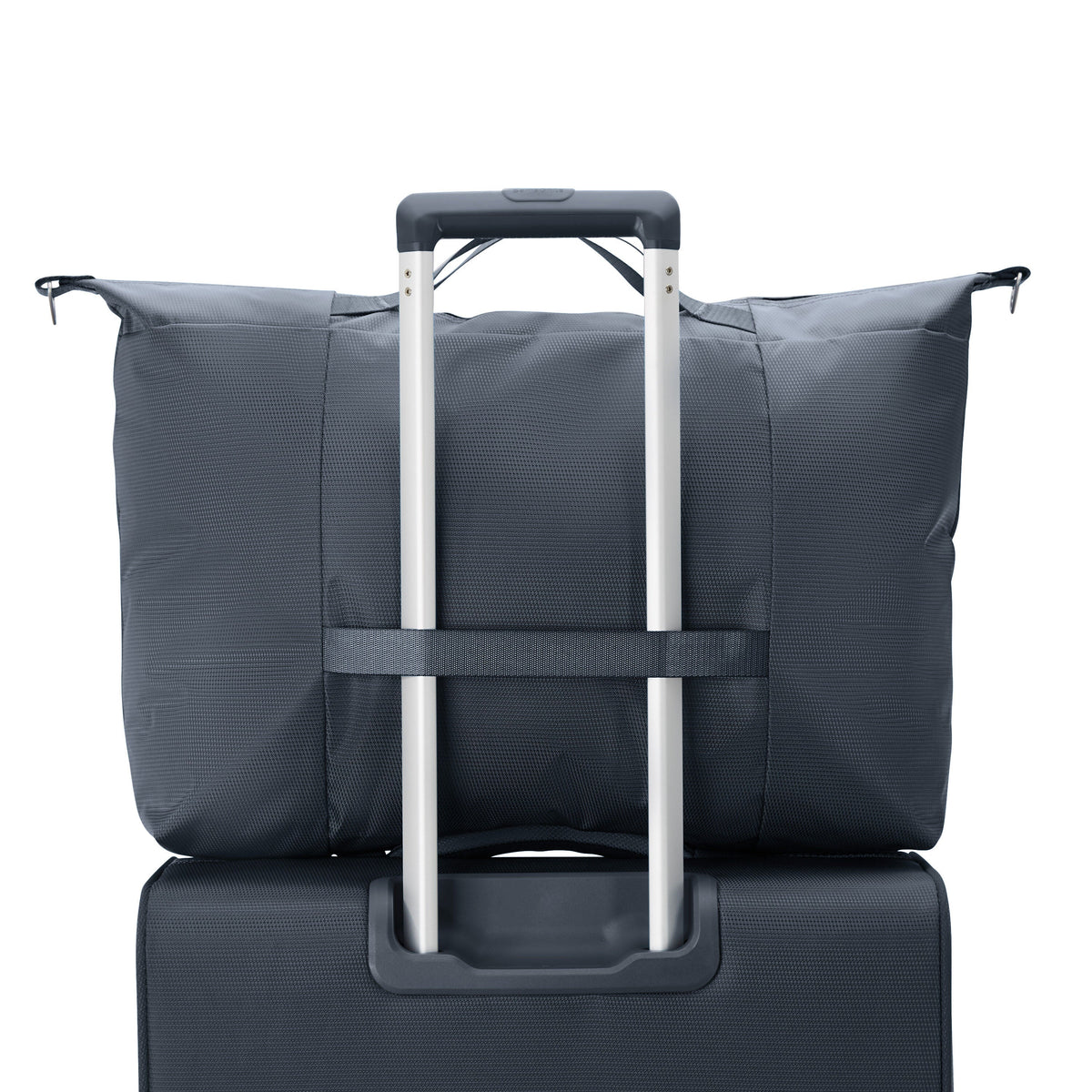 Samsonite UpLift Softside Foldable Weekender Duffle (18 in.) in the color Elemental Blue.