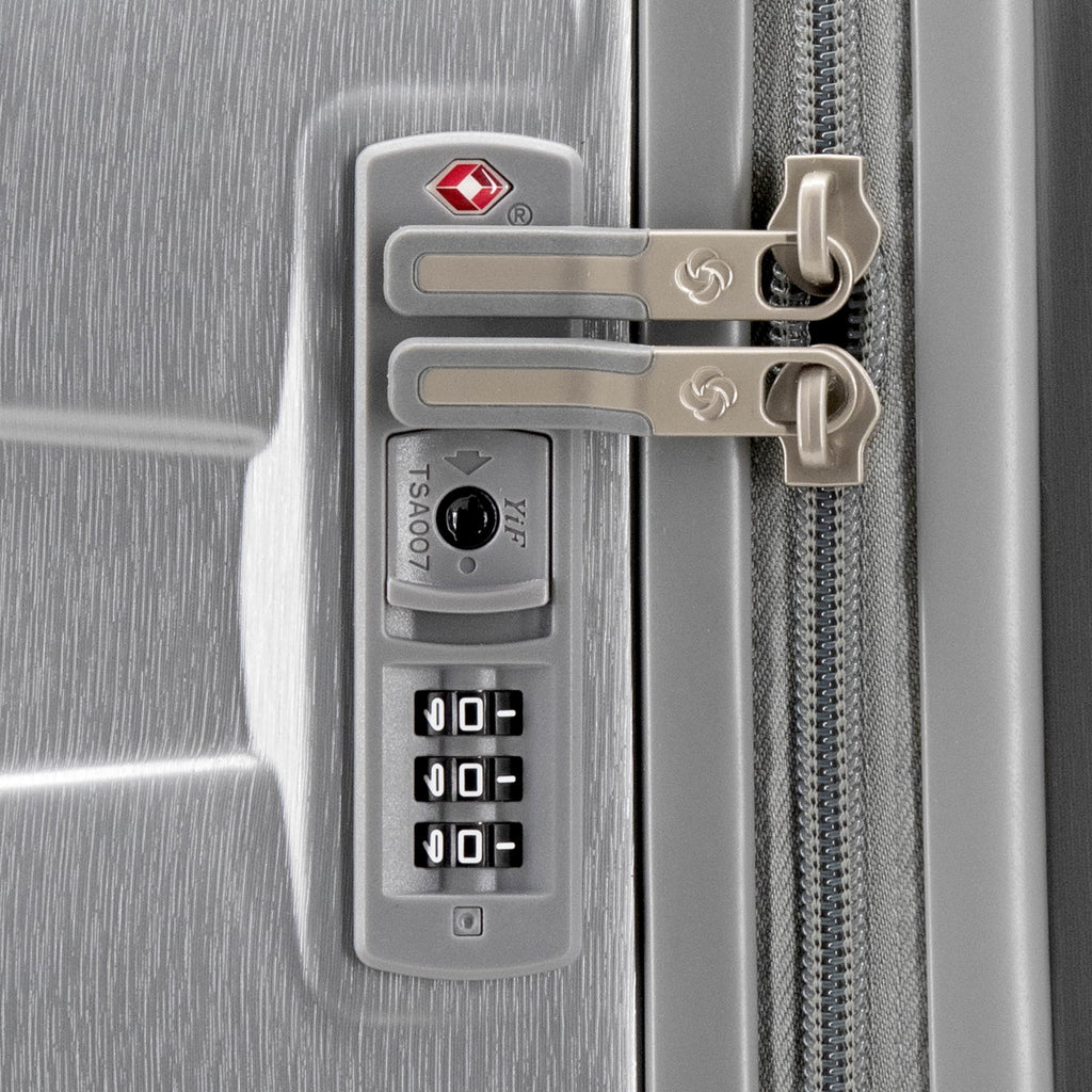 Samsonite Ziplite 6 Spinner Carry-On™ in the color Silver.