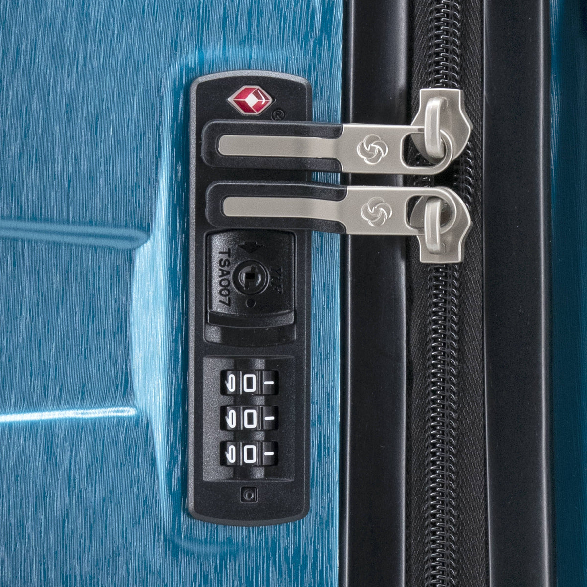 Samsonite Ziplite 6 Spinner Carry-On™ in the color Adriatic Blue.