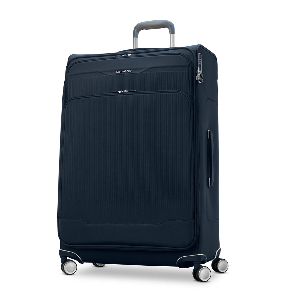 Samsonite Silhouette 18 Spinner Large in the color Deep Navy.