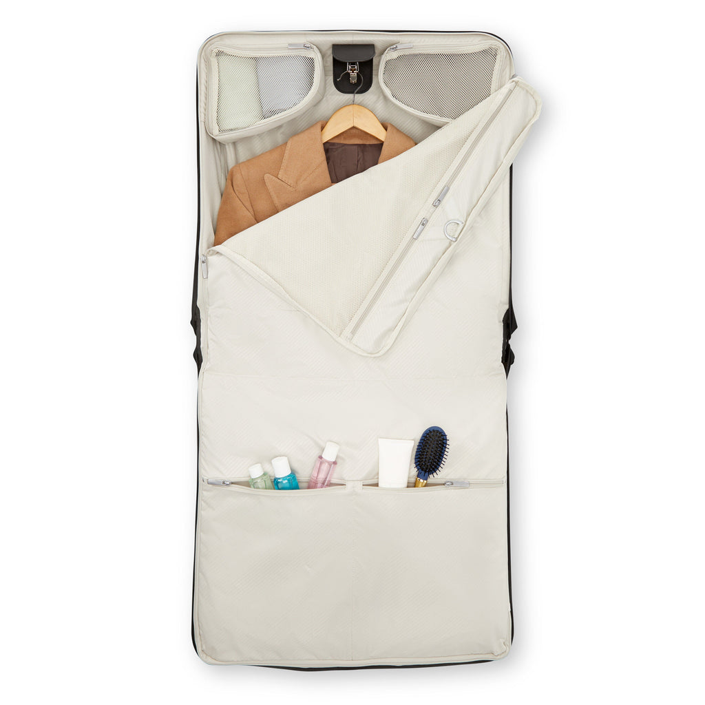 Samsonite Silhouette 18 Spinner Garment Bag in the color Black.