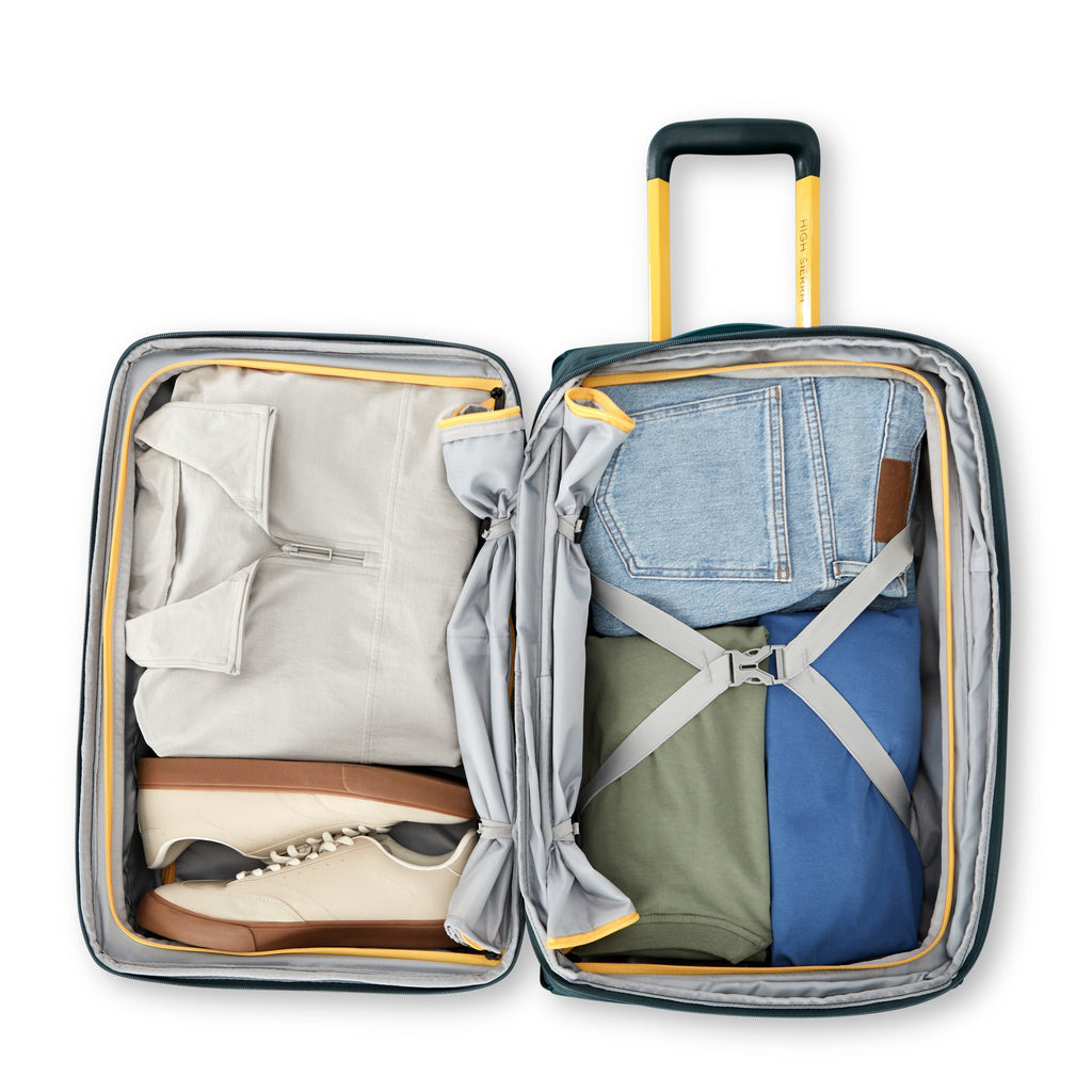 High Sierra Hi-Life Wheeled Duffle (22") in the color Green/Yellow.