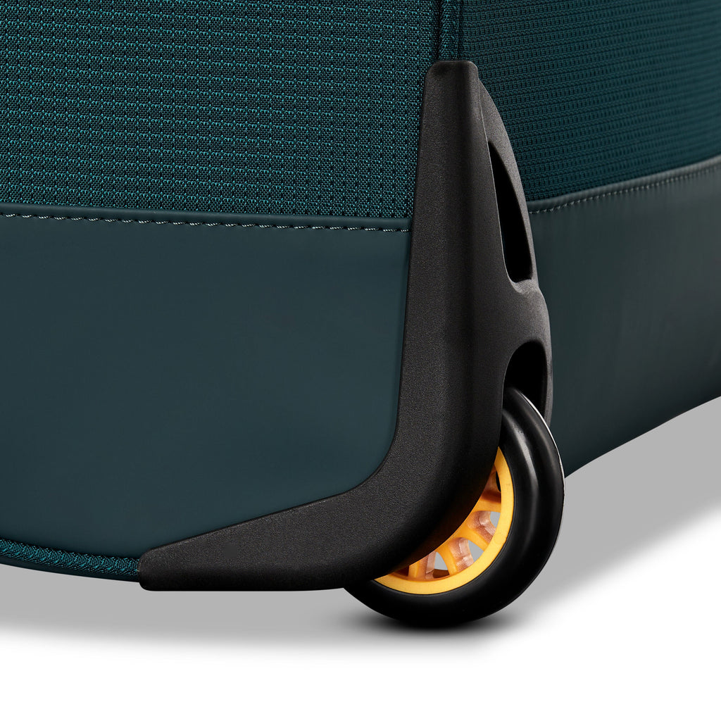 High Sierra Hi-Life Wheeled Duffle (22") in the color Green/Yellow.