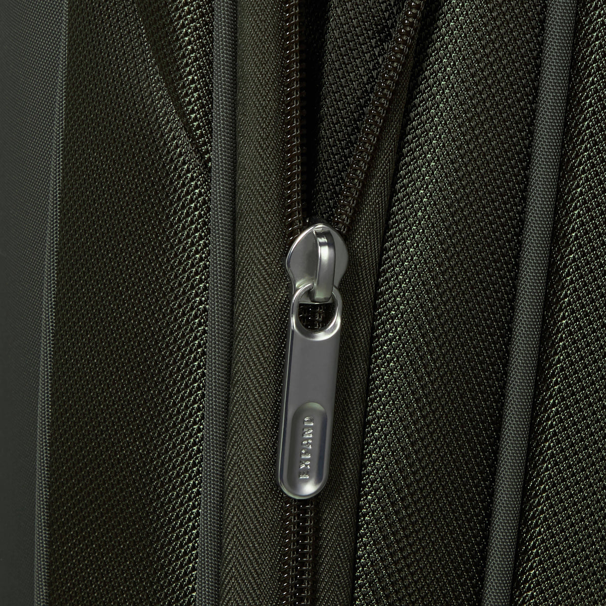 Samsonite Re-Lite Spinner Large in the color Climbing Ivy.