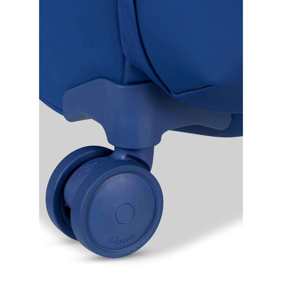 Lipault Lost In Berlin Cabin Spinner 2.0 in the color Blue Me Away.