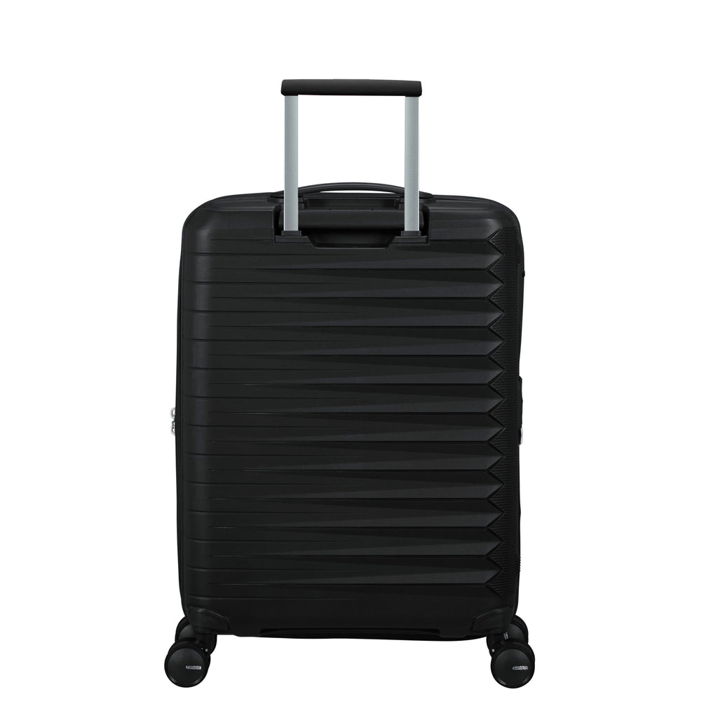 American Tourister FastForward Spinner Carry-On™ in the color Flash Black.