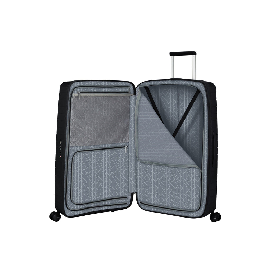 American Tourister FastForward Spinner Large in the color Flash Black.