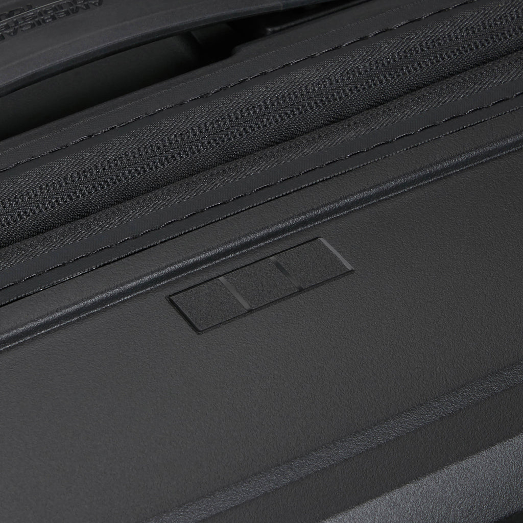 American Tourister FastForward 2 Piece Set in the color Flash Black.