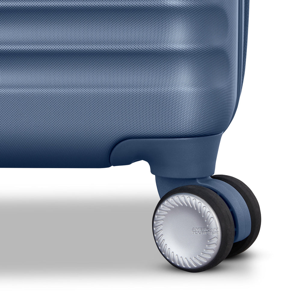 American Tourister Stratum 3.0 Spinner Carry-On™ in the color Elemental Blue.