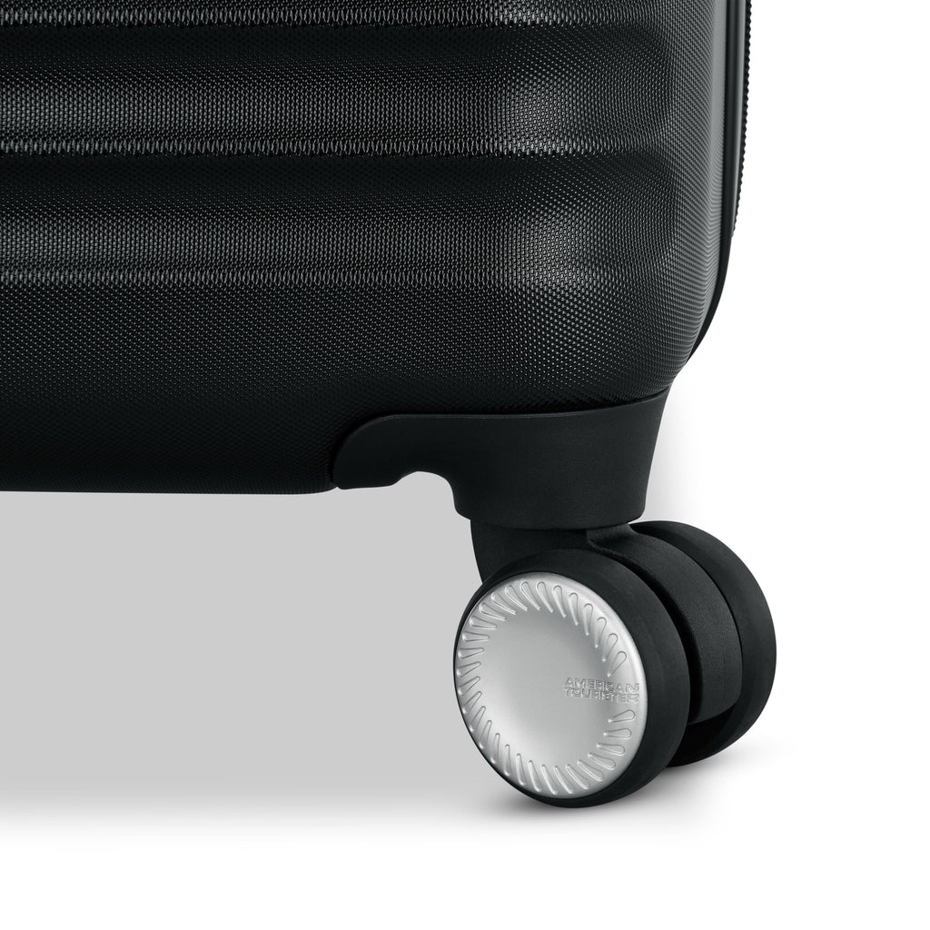 American Tourister Stratum 3.0 Spinner Medium in the color Black.