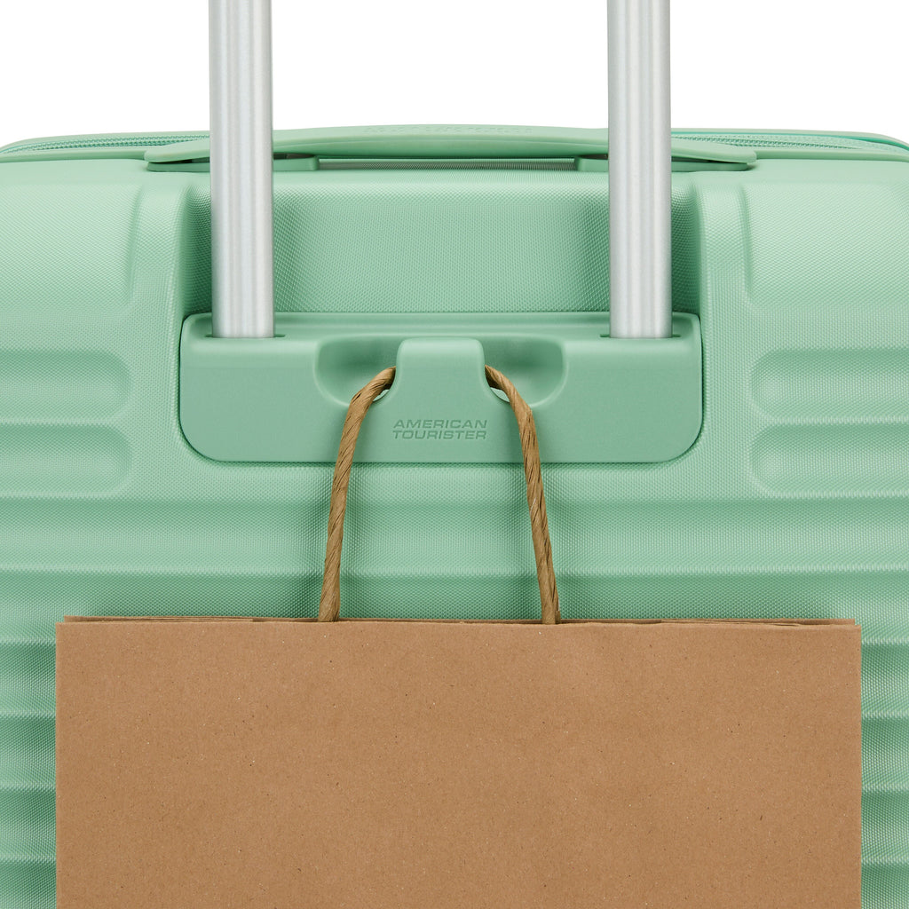 American Tourister Stratum 3.0 Spinner Medium in the color Surreal Green.