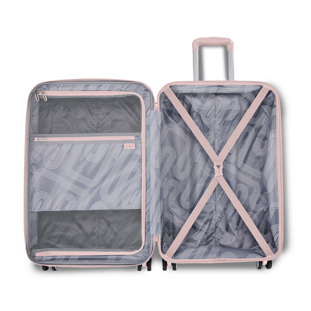 American Tourister Stratum 3.0 Spinner Medium in the color Pink Blush.