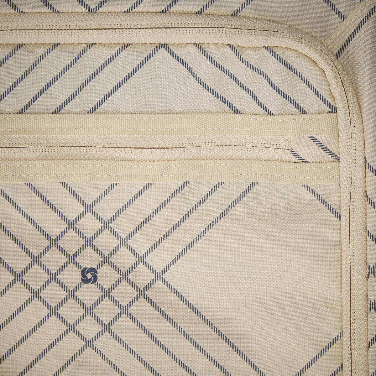 Samsonite Virtuosa Spinner Carry-On™ in the color Off White.