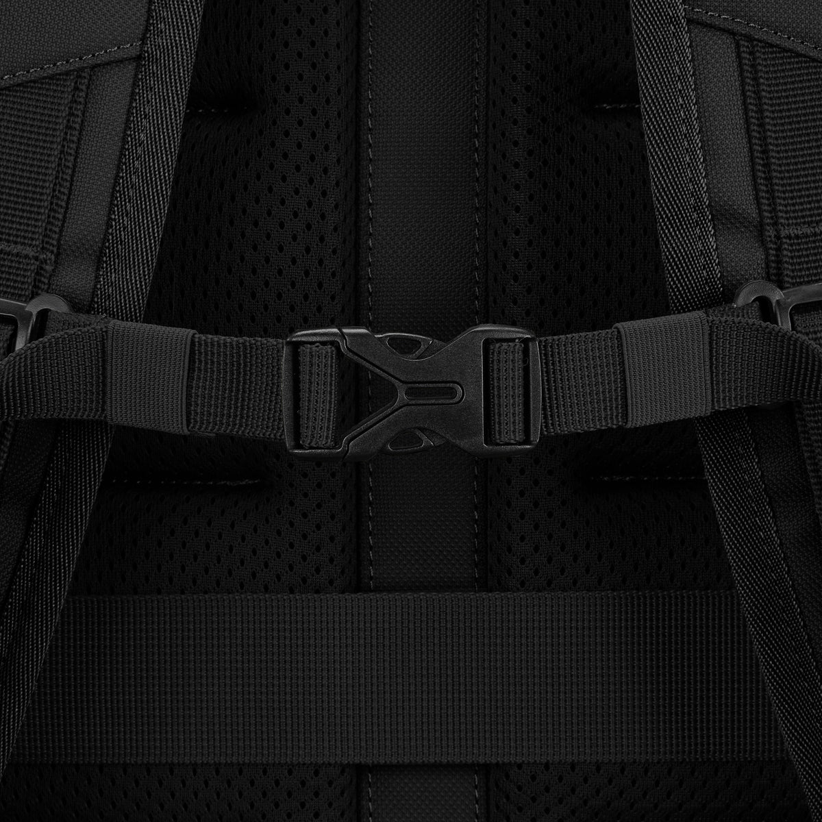 High Sierra Lineage Backpack in the color Black.