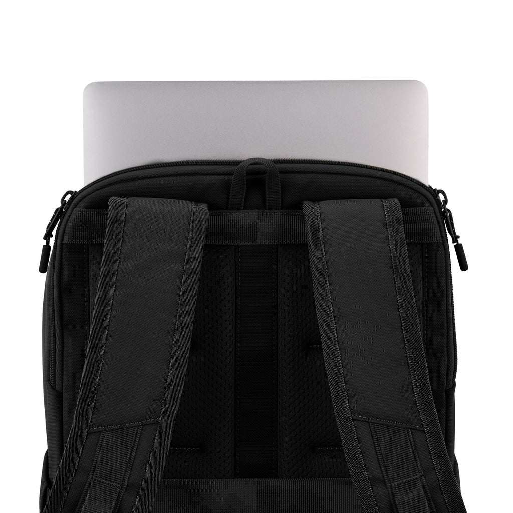 High Sierra Lineage Backpack in the color Black.