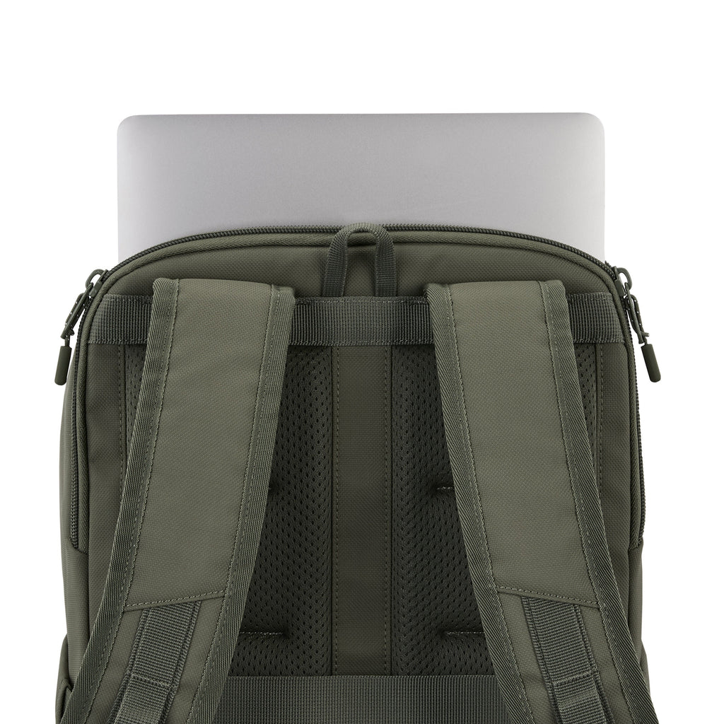 High Sierra Lineage Backpack in the color Olive.