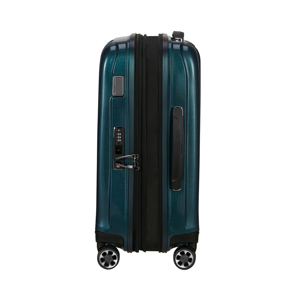 Samsonite Nexis Spinner Carry-On™ in the color Deep Petrol.
