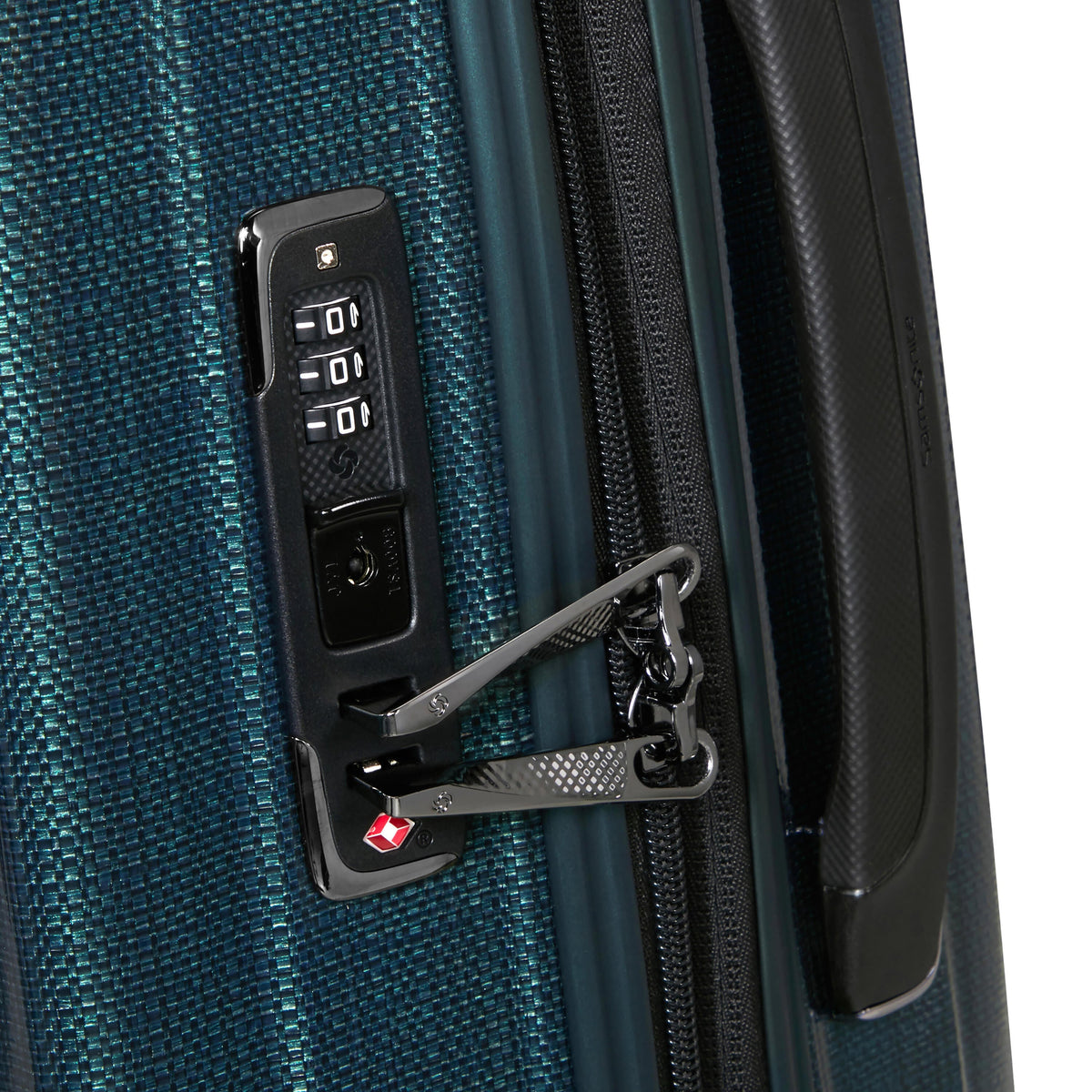 Samsonite Nexis Spinner Carry-On™ in the color Deep Petrol.