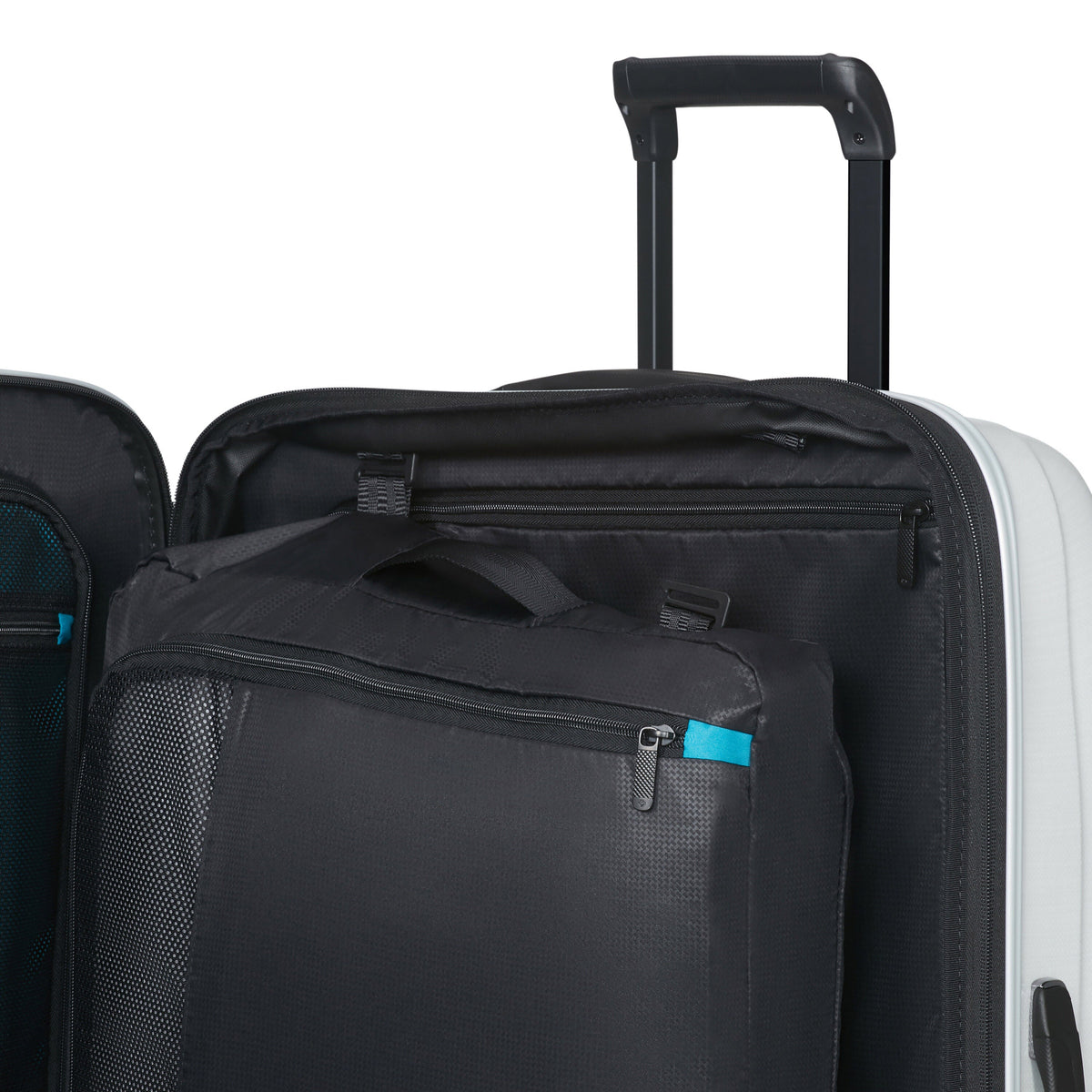 Samsonite Nexis Spinner Large (28) in the color Cotton White.