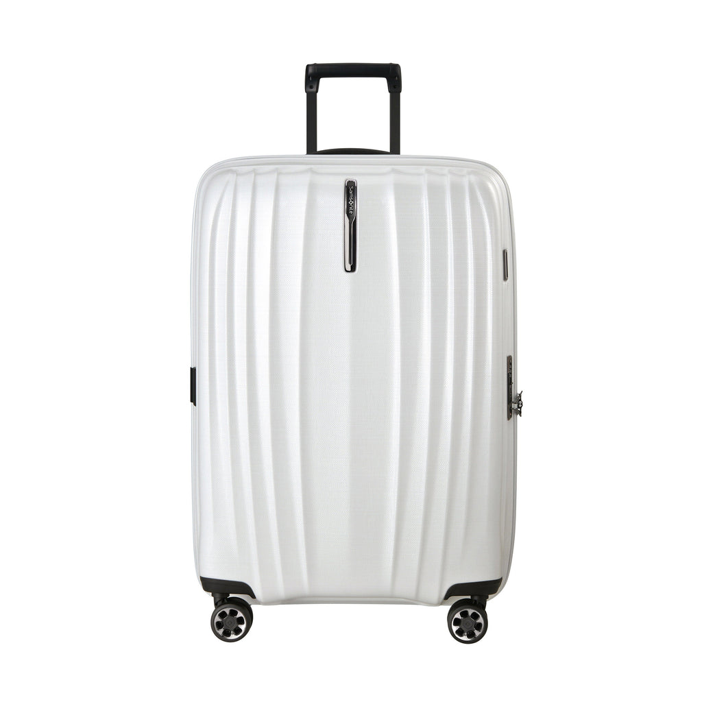 Samsonite Nexis Spinner Large (28) in the color Cotton White.