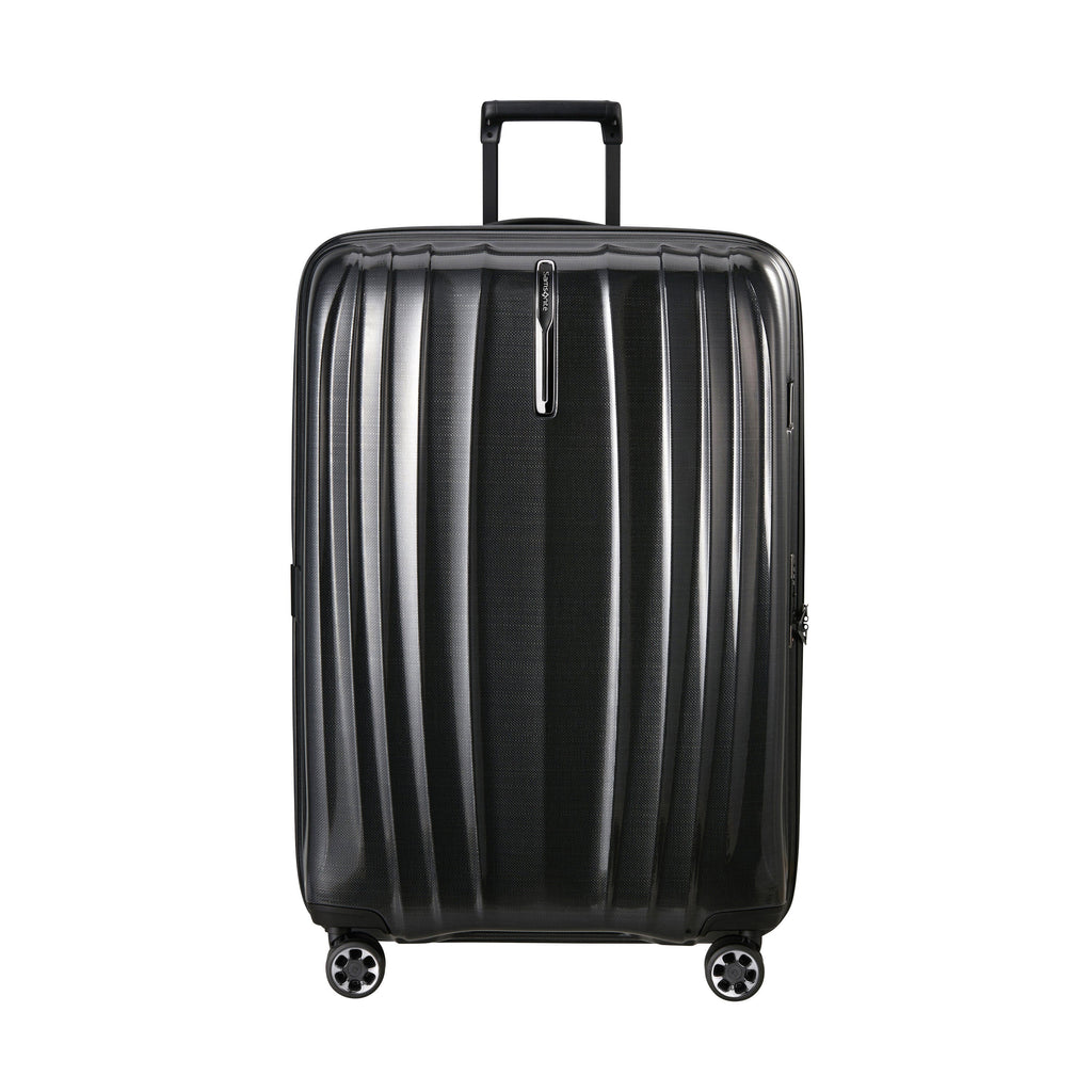 Samsonite Nexis Spinner Large (31) in the color Onyx Black.