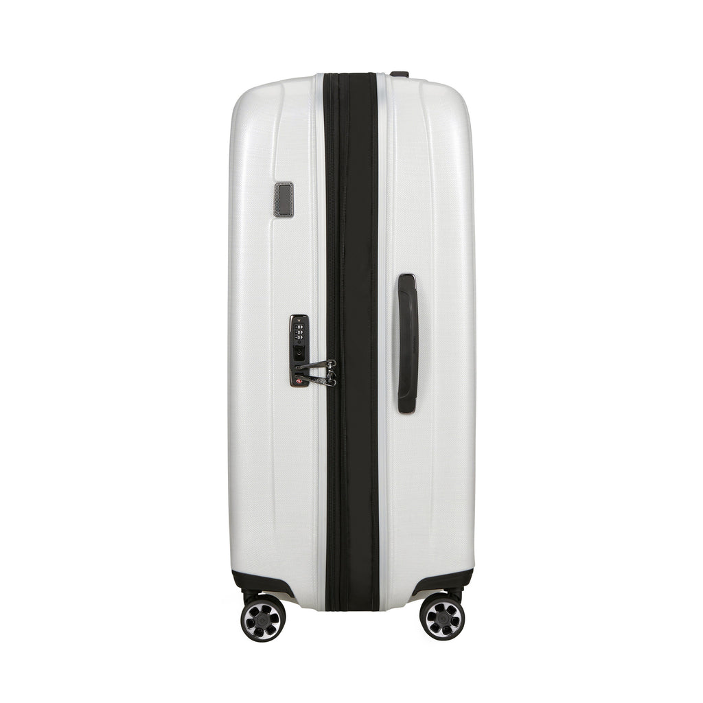 Samsonite Nexis Spinner Large (31) in the color Cotton White.
