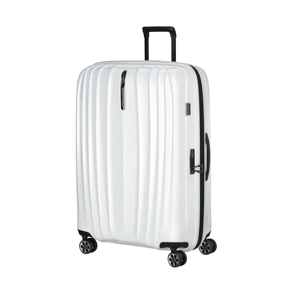 Samsonite Nexis Spinner Large (31) in the color Cotton White.