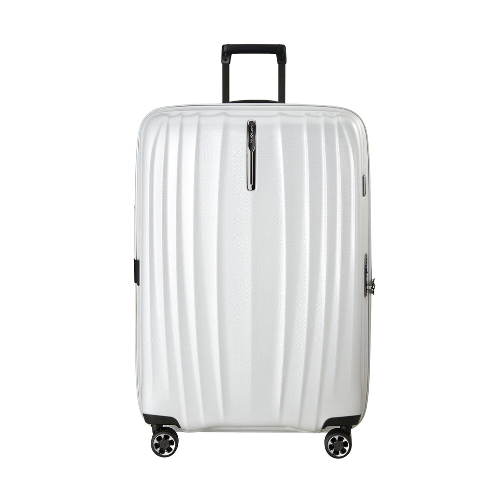 Samsonite Nexis Spinner Large (31) in the color Cotton White.