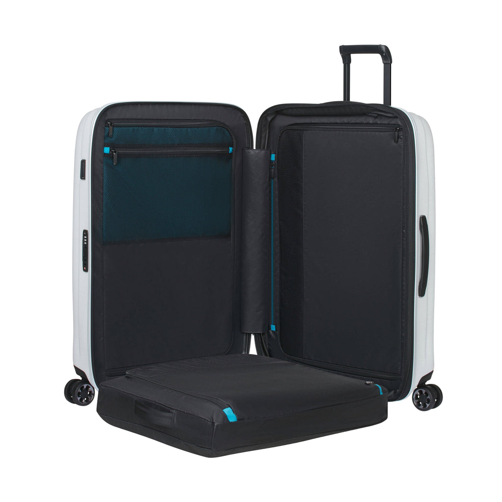 Samsonite Nexis Spinner Large (31) in the color Cotton White.