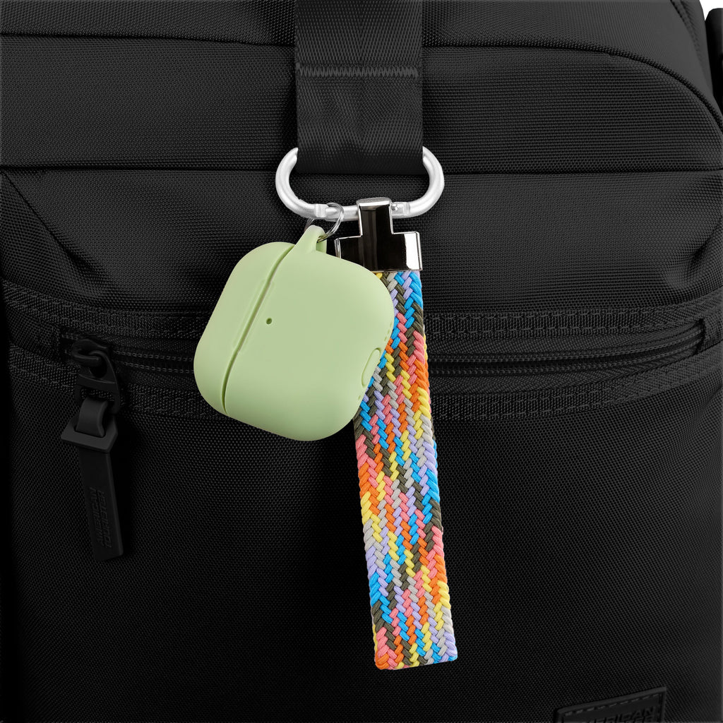 American Tourister Stratum 3.0 Convertible Weekender in the color Black.