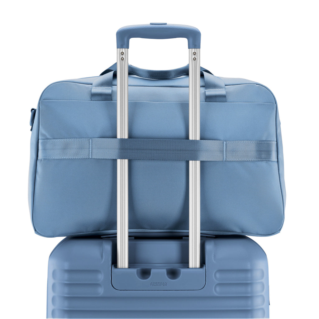 American Tourister Stratum 3.0 Convertible Weekender in the color Elemental Blue.
