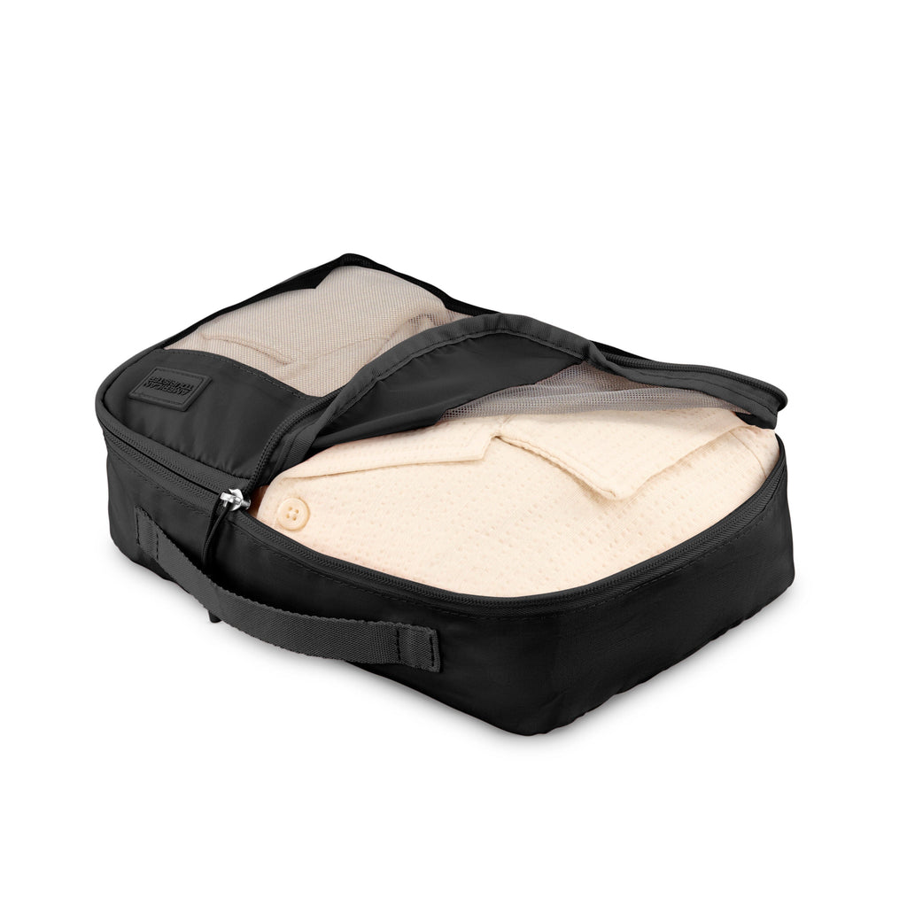 American Tourister Stratum 3.0 3 Piece Packing Cubes in the color Black.
