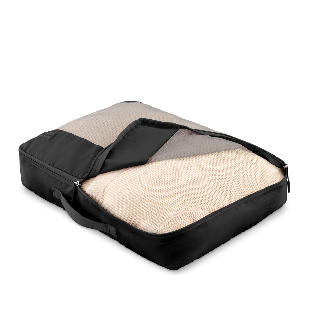 American Tourister Stratum 3.0 3 Piece Packing Cubes in the color Black.